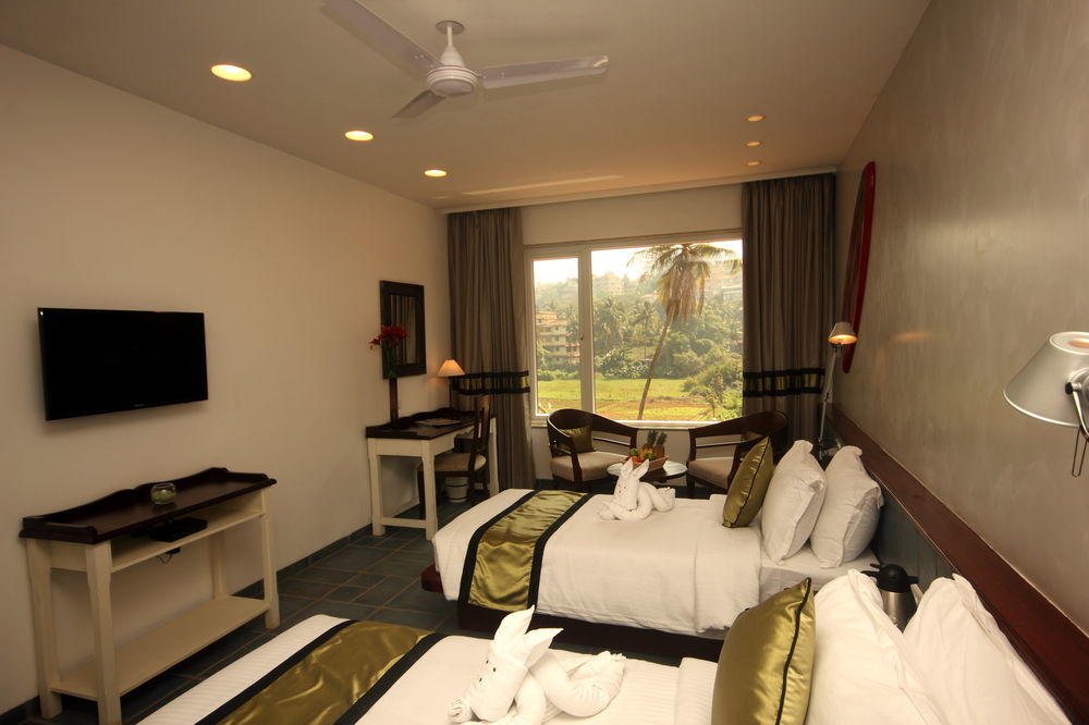 The Fern Residency, Miramar Hotel Panadzsi Kültér fotó
