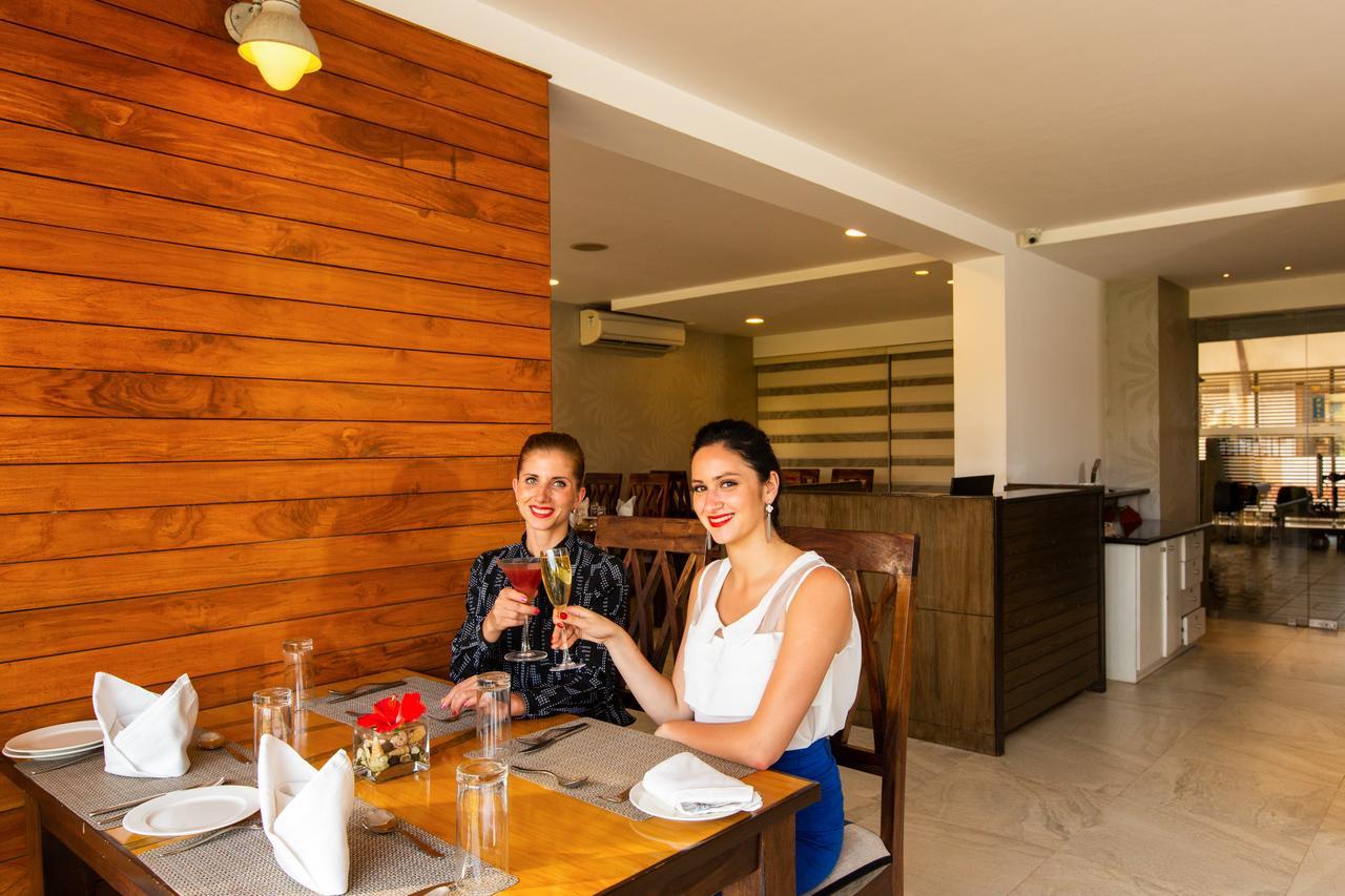 The Fern Residency, Miramar Hotel Panadzsi Kültér fotó