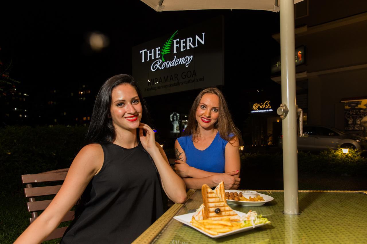 The Fern Residency, Miramar Hotel Panadzsi Kültér fotó