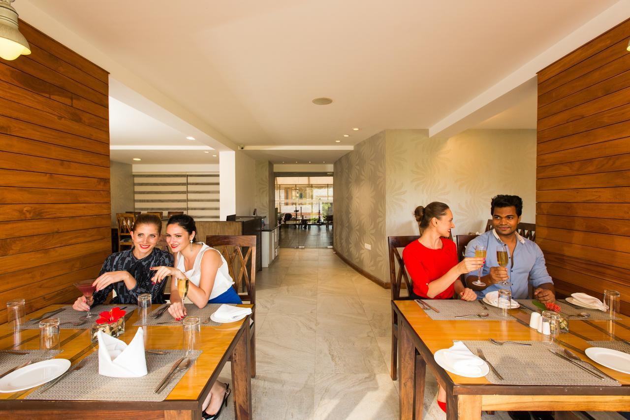 The Fern Residency, Miramar Hotel Panadzsi Kültér fotó
