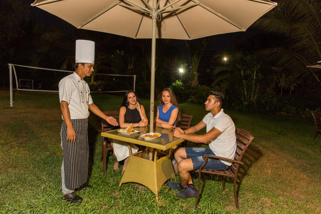 The Fern Residency, Miramar Hotel Panadzsi Kültér fotó