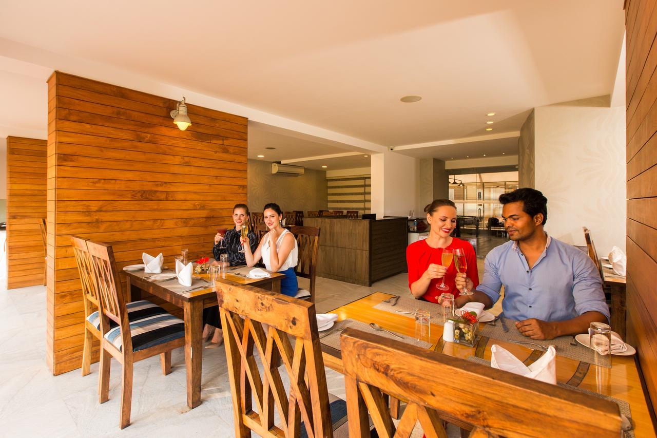 The Fern Residency, Miramar Hotel Panadzsi Kültér fotó