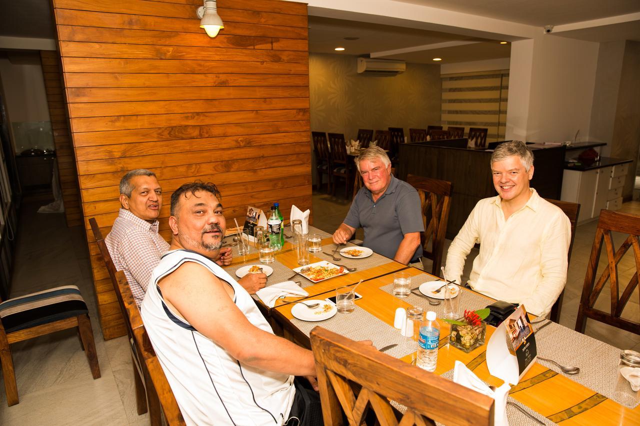 The Fern Residency, Miramar Hotel Panadzsi Kültér fotó