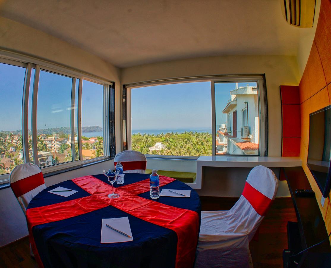 The Fern Residency, Miramar Hotel Panadzsi Kültér fotó